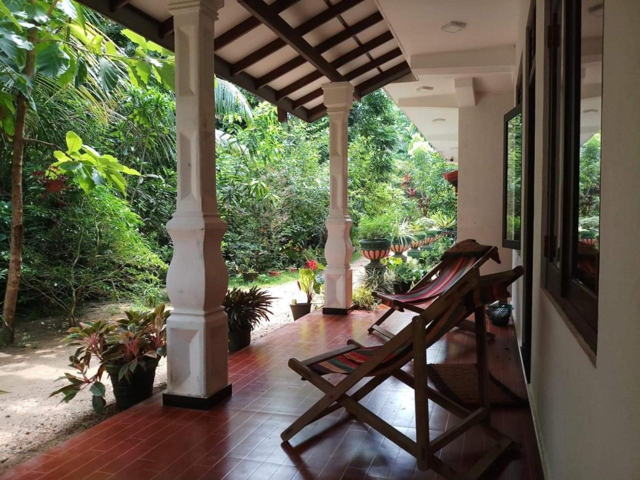 Affittacamere Piumi House Dikwella Esterno foto