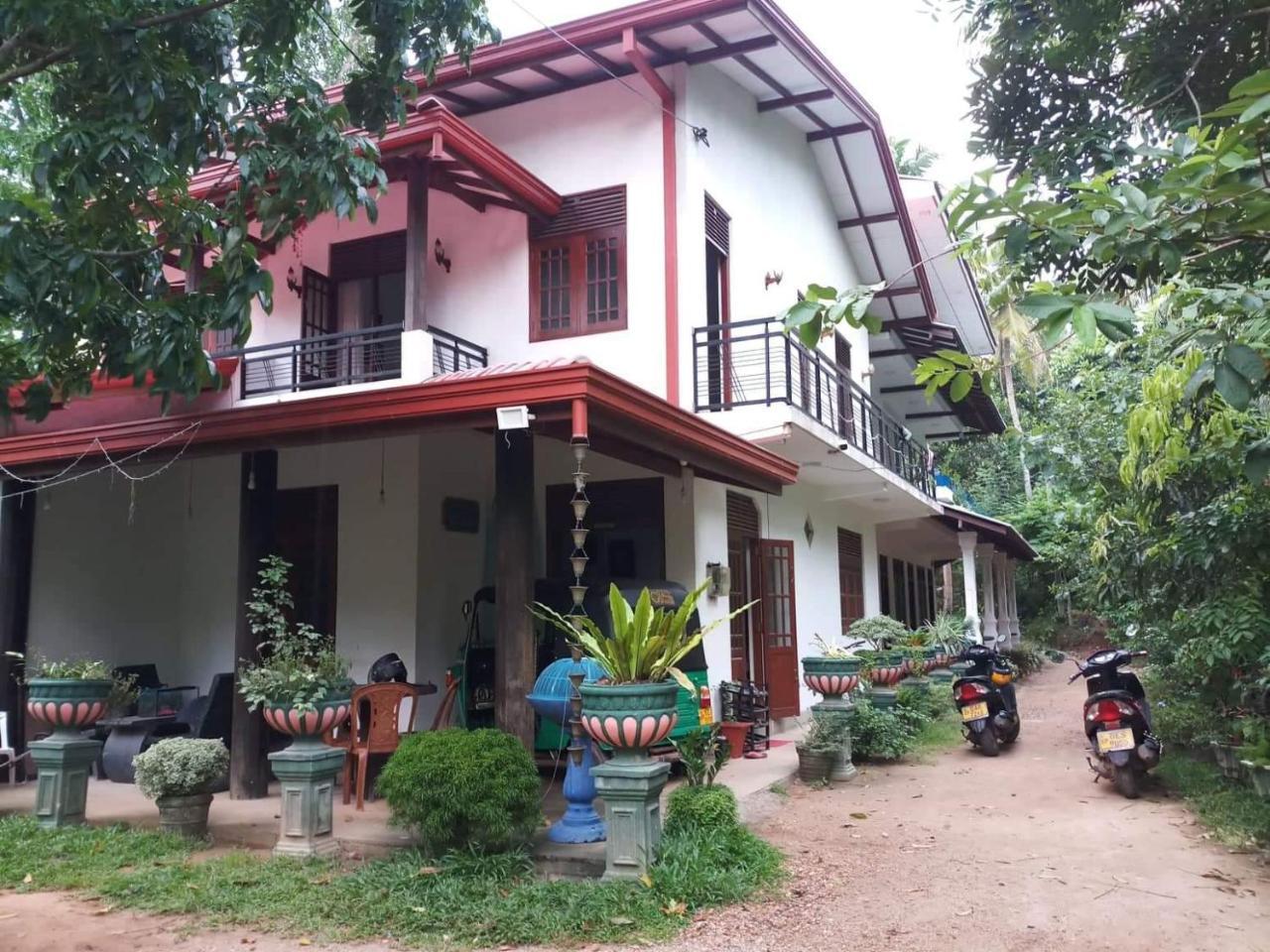 Affittacamere Piumi House Dikwella Esterno foto